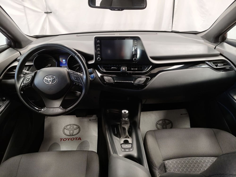 Toyota Toyota C-HR usata a Roma (9)