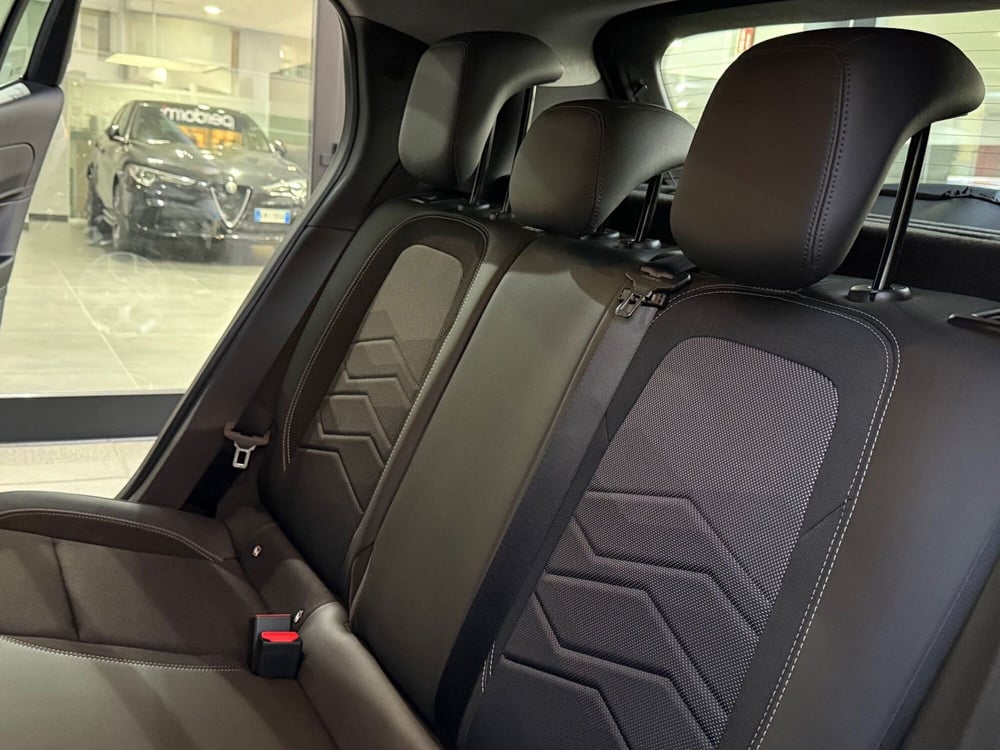 Jeep Avenger nuova a Reggio Emilia (10)