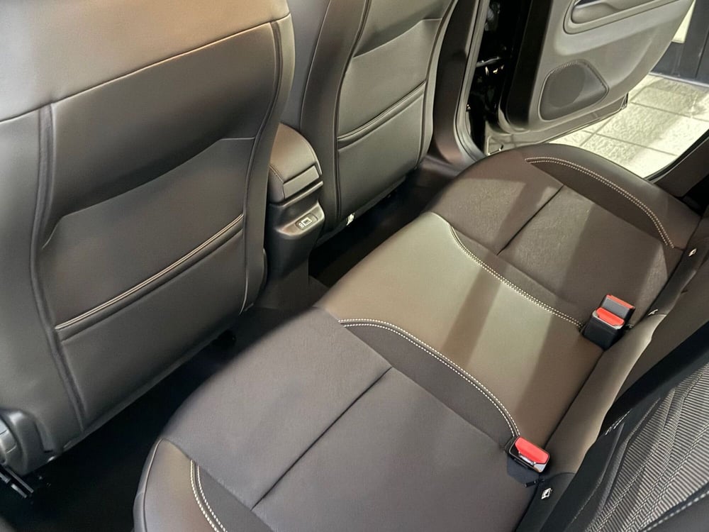 Jeep Avenger nuova a Reggio Emilia (11)