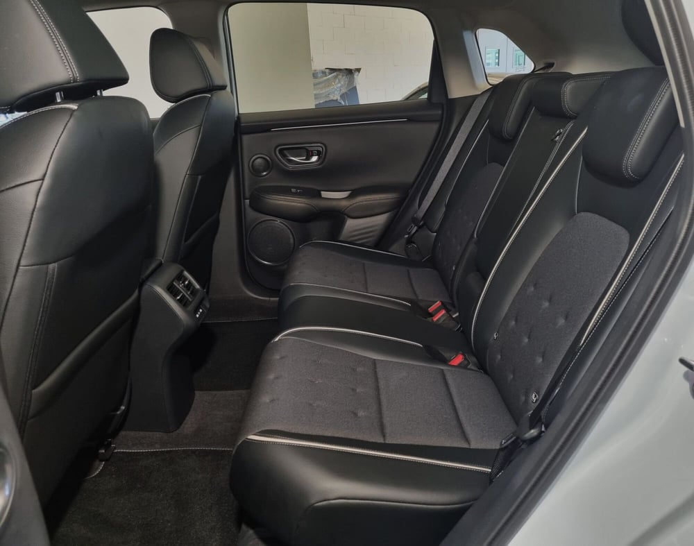 Honda ZR-V usata a Pavia (7)