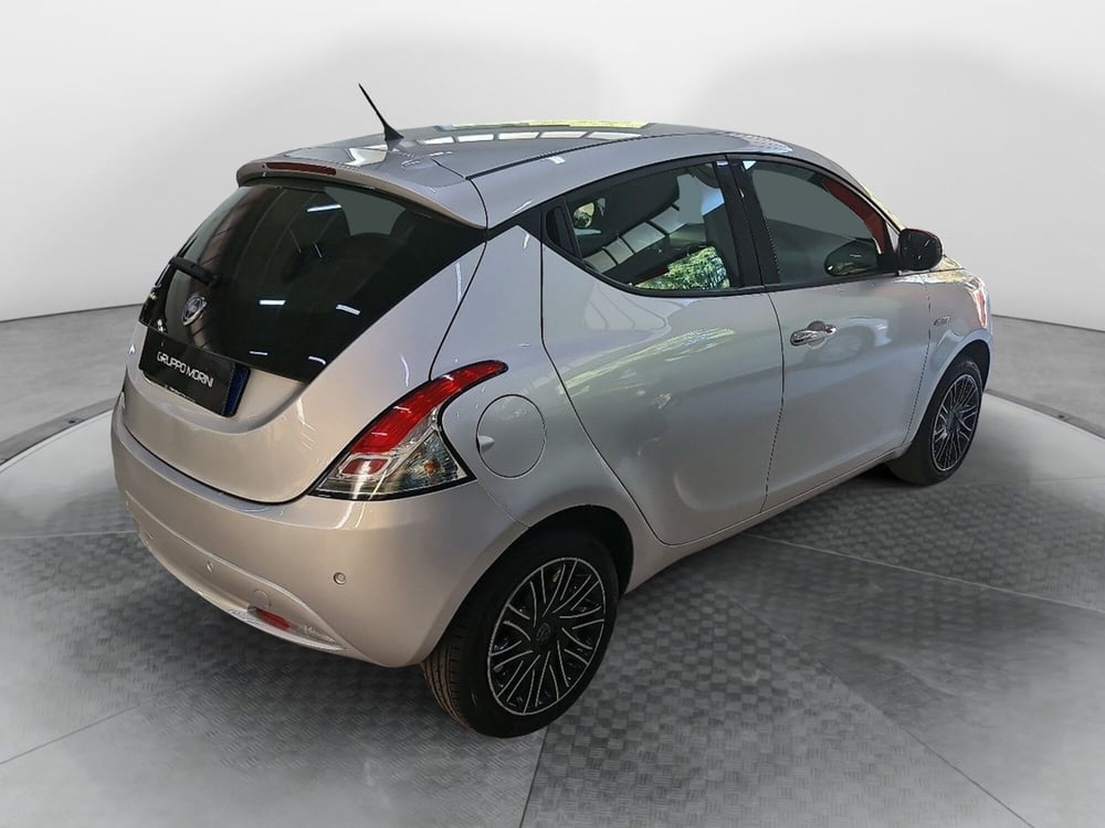 Lancia Ypsilon usata a Bologna (6)