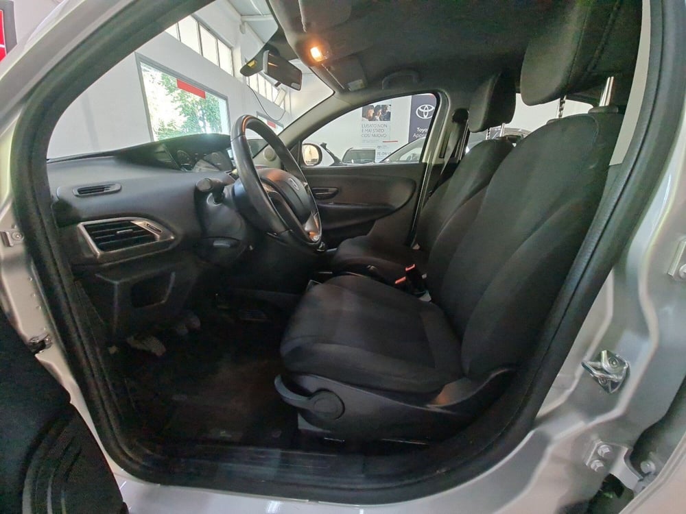 Lancia Ypsilon usata a Bologna (8)