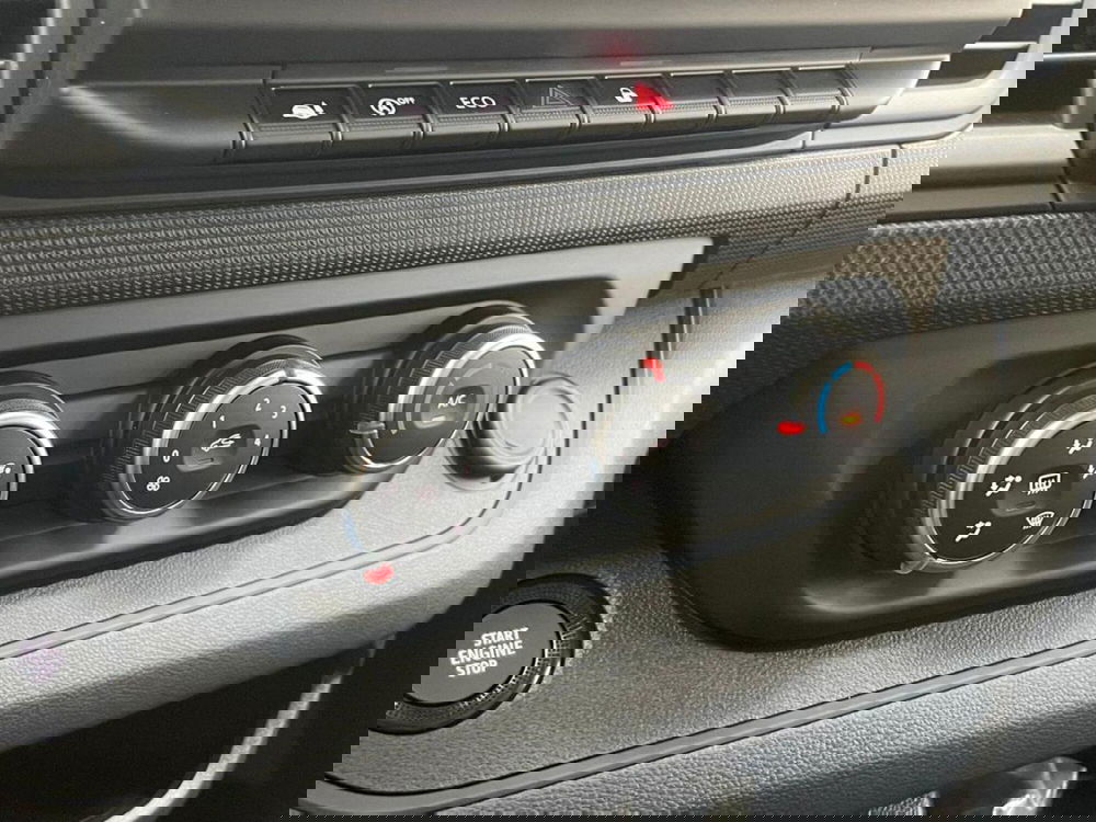 Nissan Primastar Furgone nuova a Como (17)