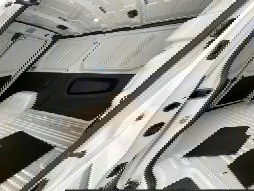 Nissan Primastar Furgone nuova a Como (4)