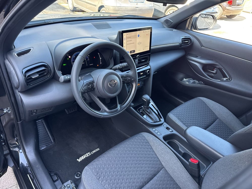 Toyota Yaris Cross nuova a Ferrara (11)