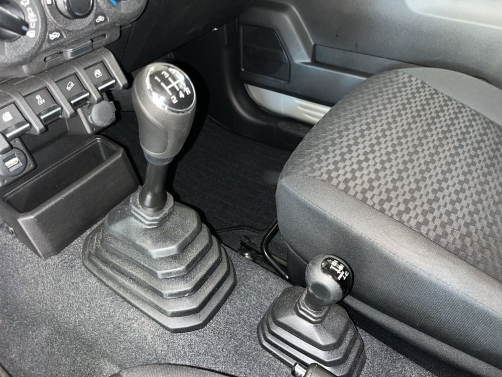 Suzuki Jimny nuova a Biella (12)