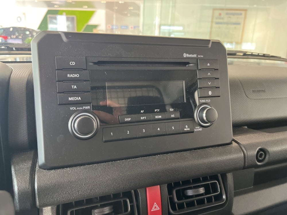 Suzuki Jimny nuova a Biella (14)
