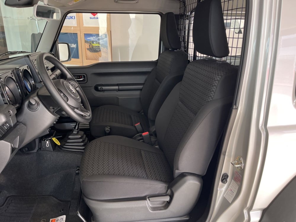 Suzuki Jimny nuova a Biella (15)