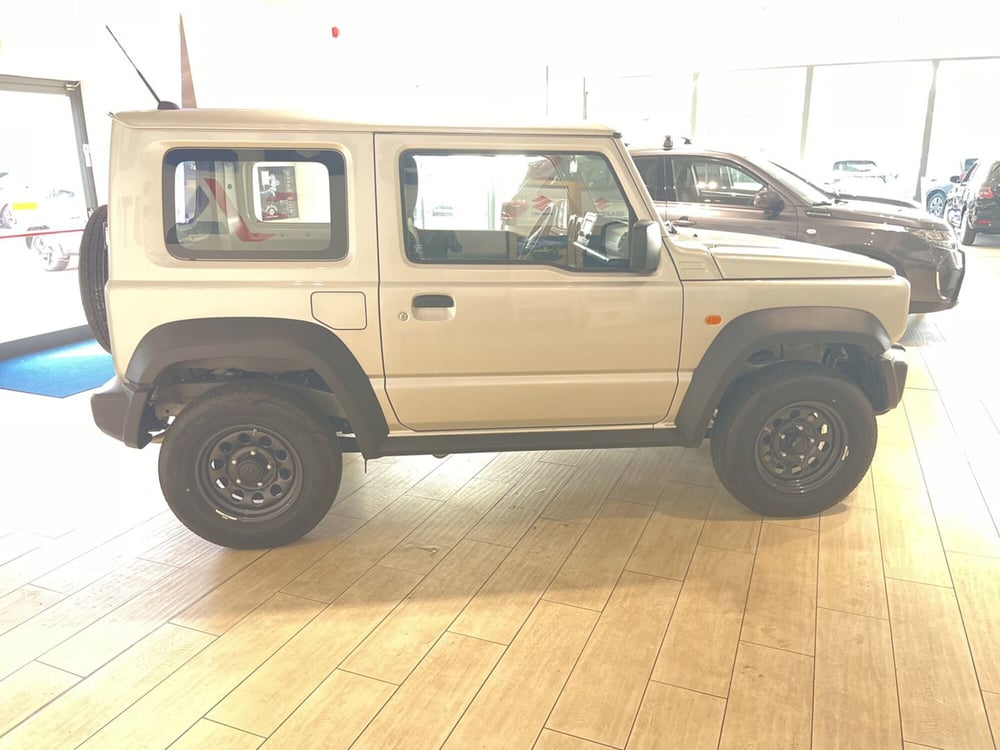 Suzuki Jimny nuova a Biella (7)