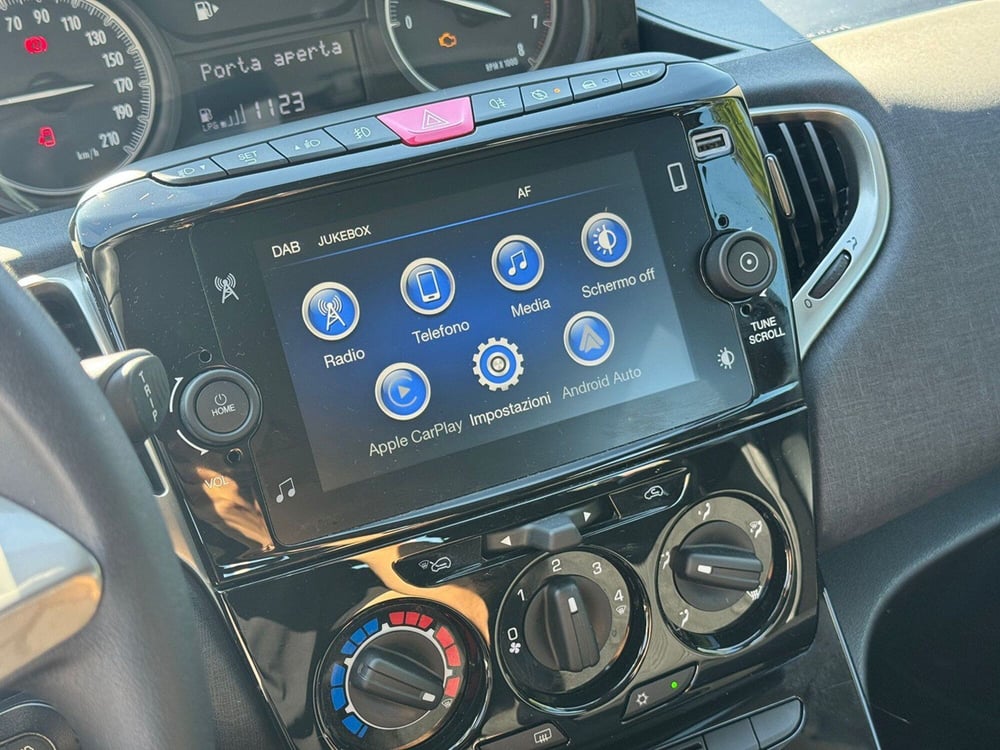 Lancia Ypsilon usata a Pavia (5)