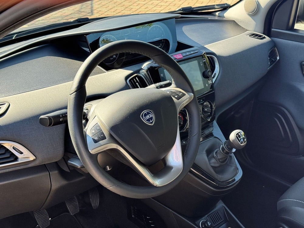 Lancia Ypsilon usata a Pavia (7)