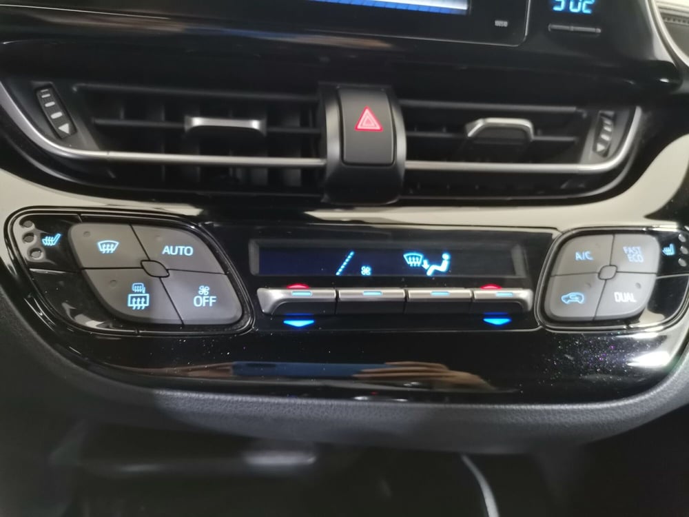 Toyota Toyota C-HR usata a Salerno (20)