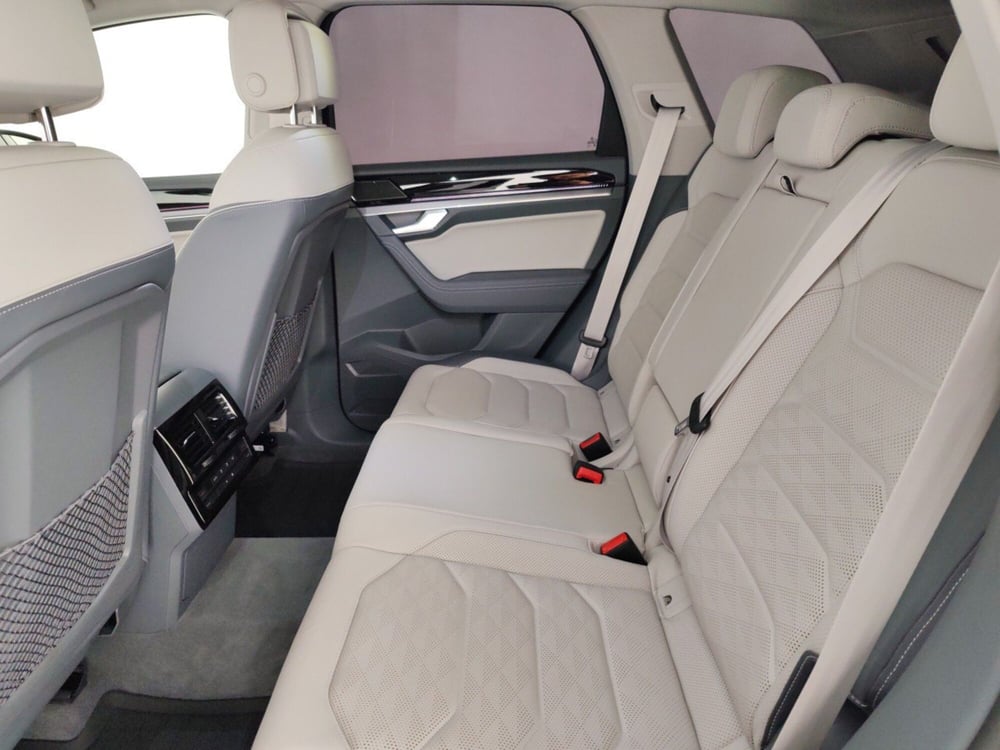 Volkswagen Touareg usata a Massa-Carrara (10)