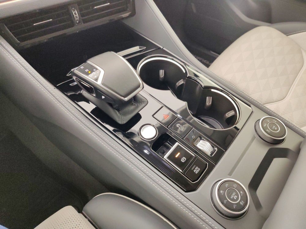 Volkswagen Touareg usata a Massa-Carrara (12)