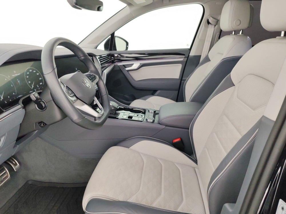 Volkswagen Touareg usata a Massa-Carrara (7)