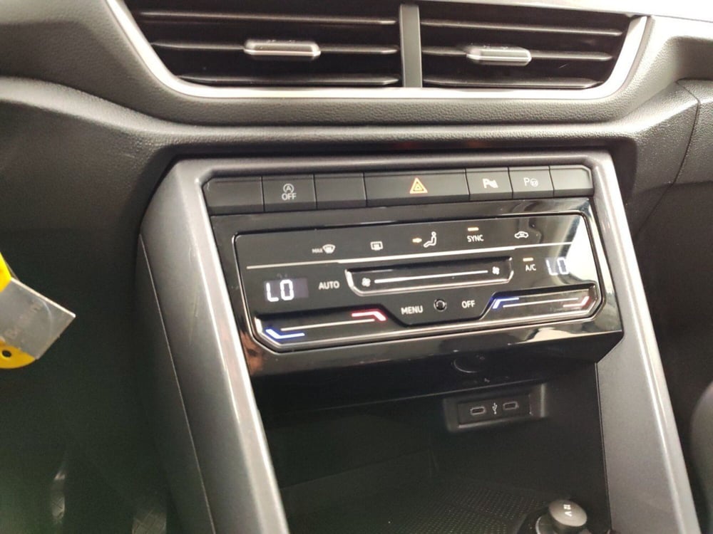 Volkswagen T-Roc usata a Massa-Carrara (12)