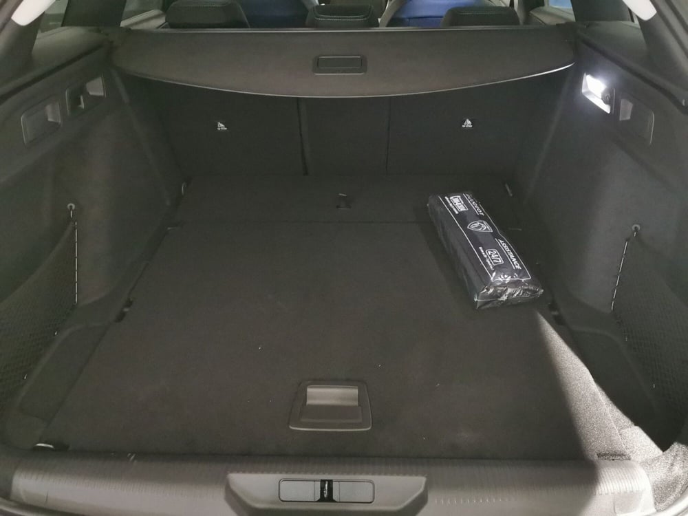 Peugeot 308 SW nuova a Taranto (17)