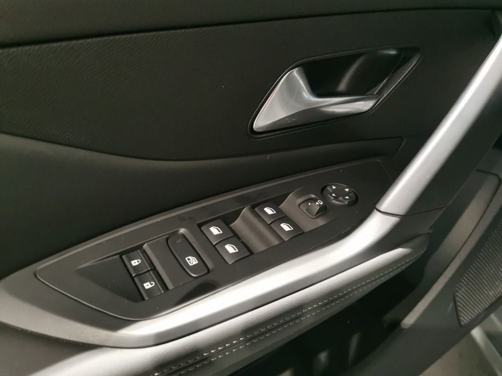 Peugeot 308 SW nuova a Taranto (18)