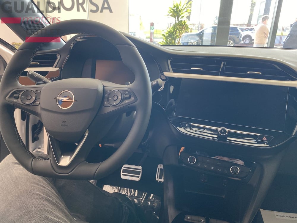Opel Corsa nuova a Modena (9)