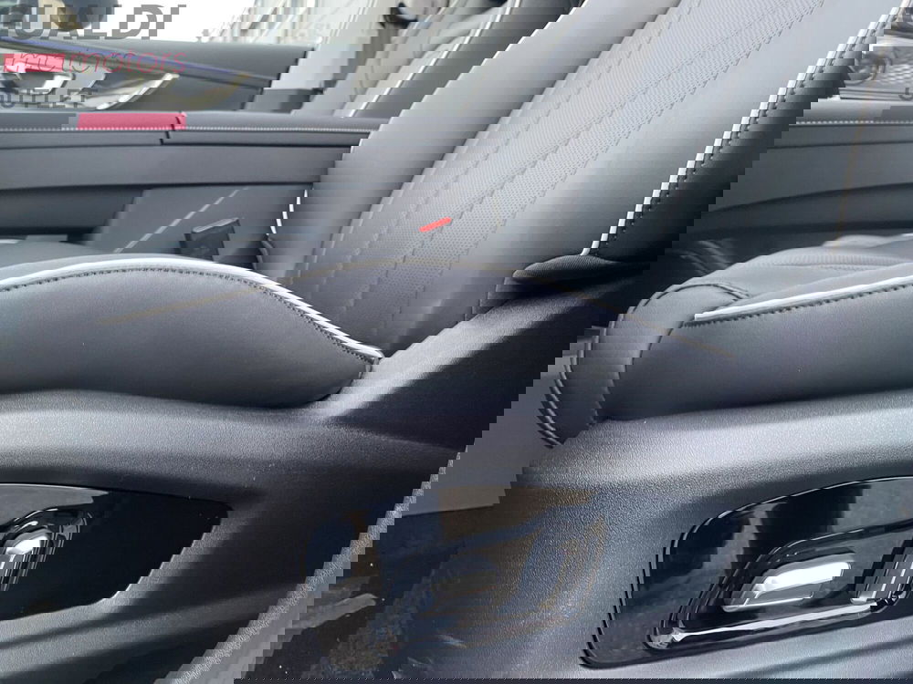 Omoda Omoda 5 SHS-H nuova a Modena (8)