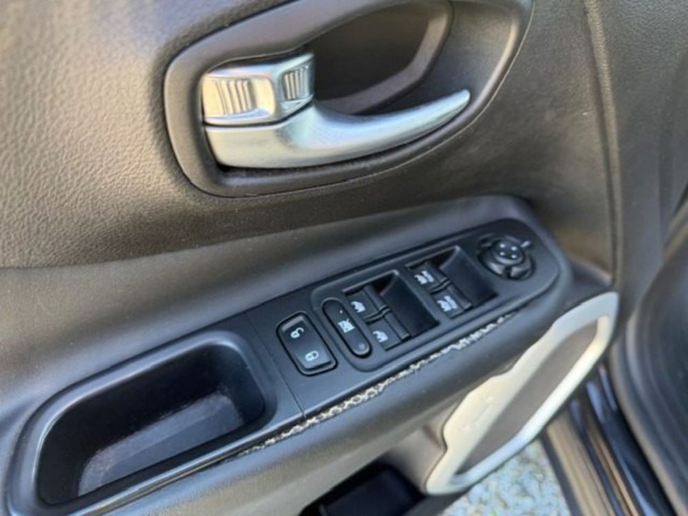 Jeep Renegade usata a Prato (11)
