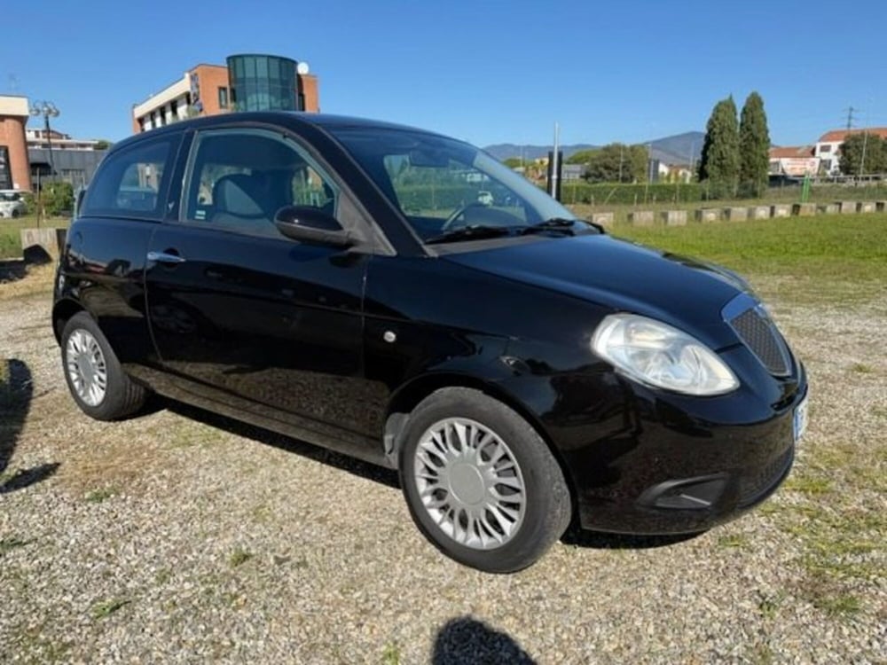 Lancia Ypsilon usata a Prato (14)
