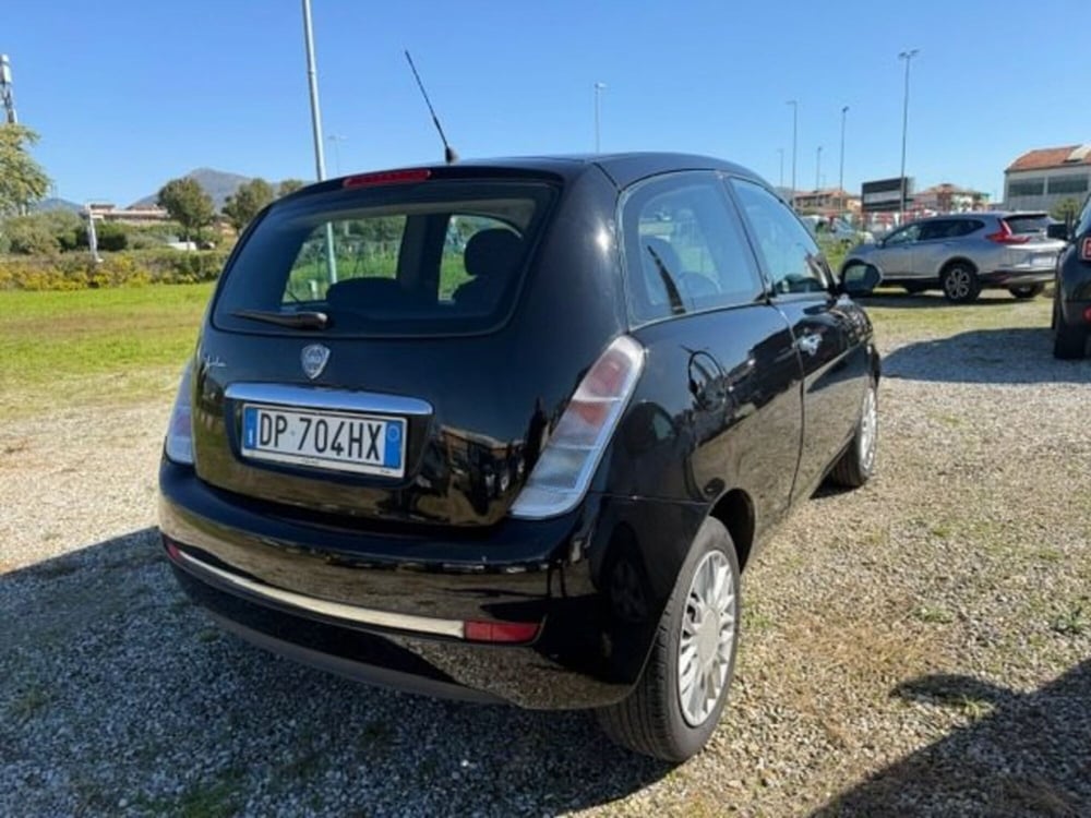 Lancia Ypsilon usata a Prato (15)