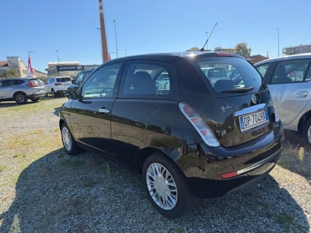 Lancia Ypsilon usata a Prato (17)