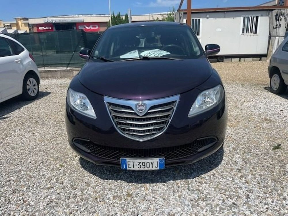 Lancia Ypsilon usata a Prato (3)