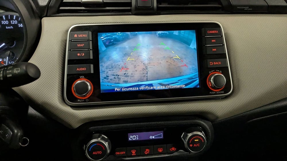 Nissan Micra usata a Milano (14)