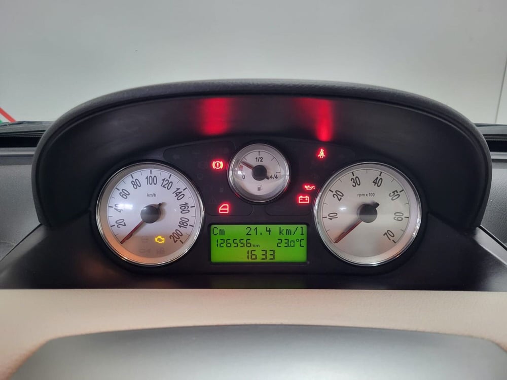 Lancia Ypsilon usata a Arezzo (10)