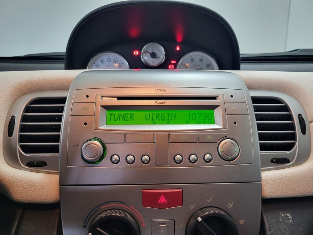 Lancia Ypsilon usata a Arezzo (11)