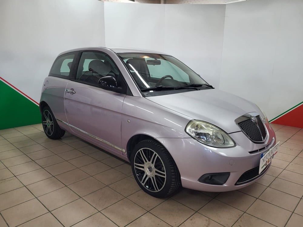 Lancia Ypsilon usata a Arezzo (2)