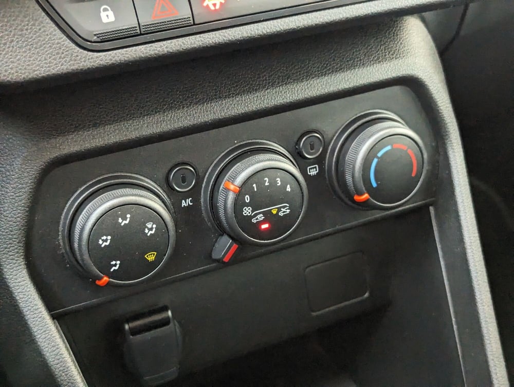 Dacia Sandero usata a Pescara (13)