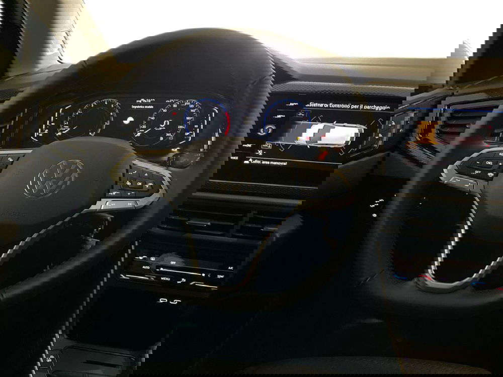 Volkswagen Polo nuova a Prato (10)