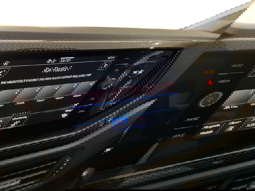 Volkswagen Polo nuova a Prato (14)