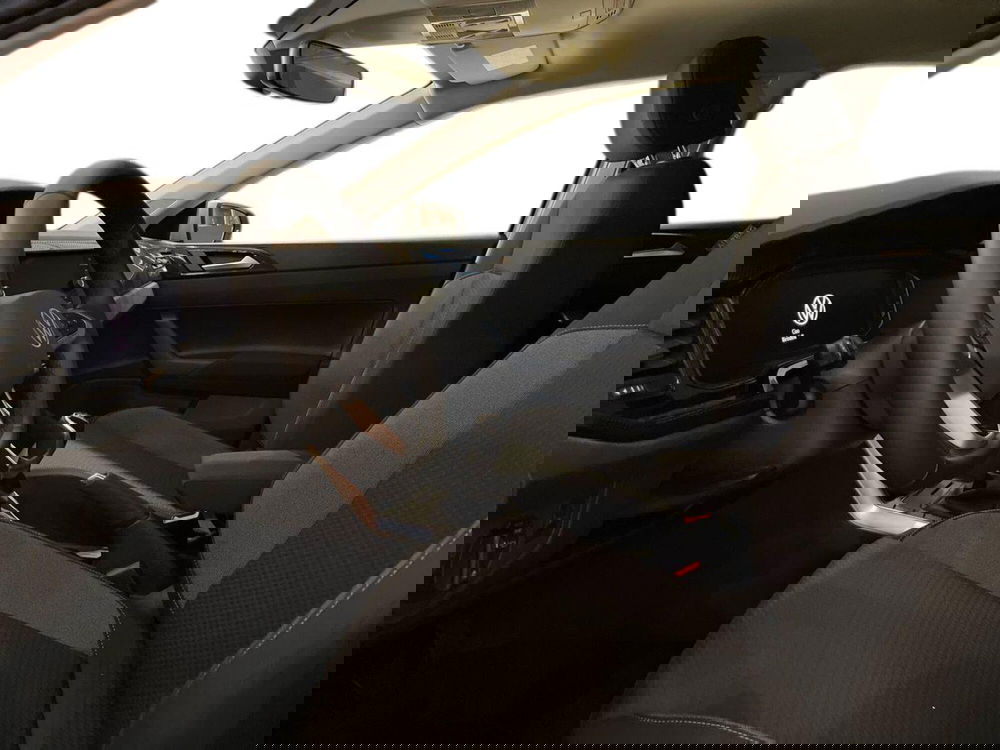 Volkswagen Polo nuova a Prato (9)