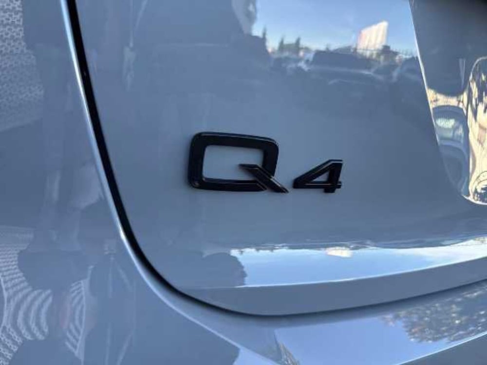 Audi Q4 Sportback nuova a Prato (14)