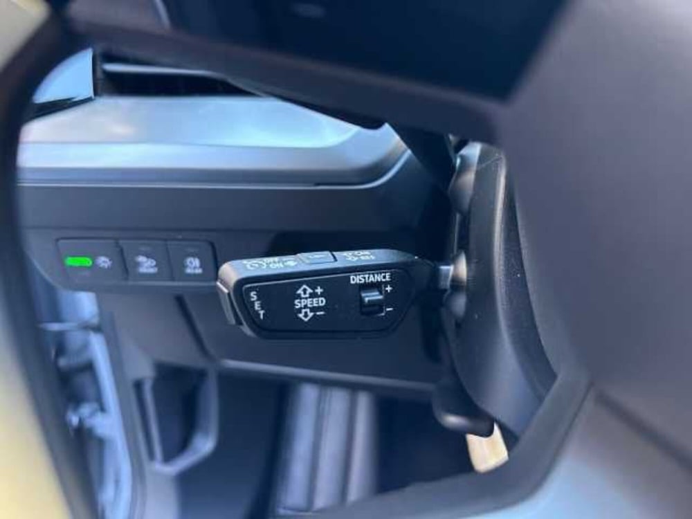 Audi Q4 Sportback nuova a Prato (17)