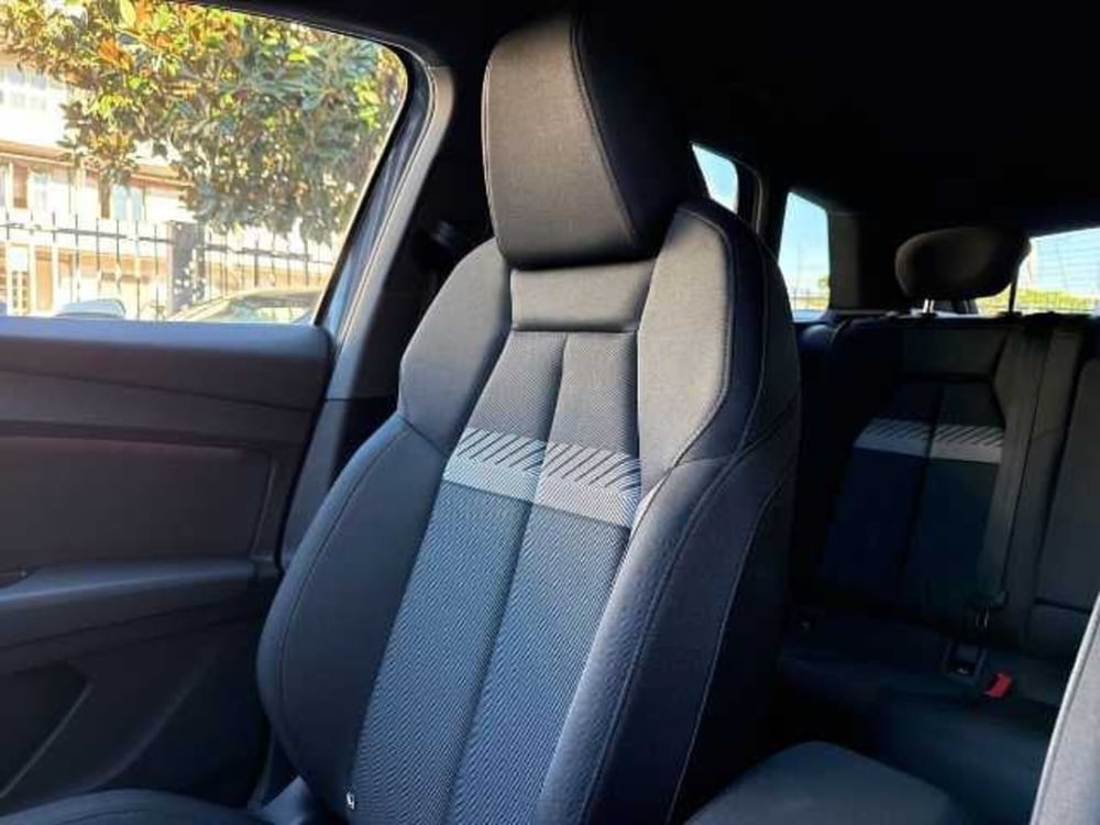 Audi Q4 Sportback nuova a Prato (18)