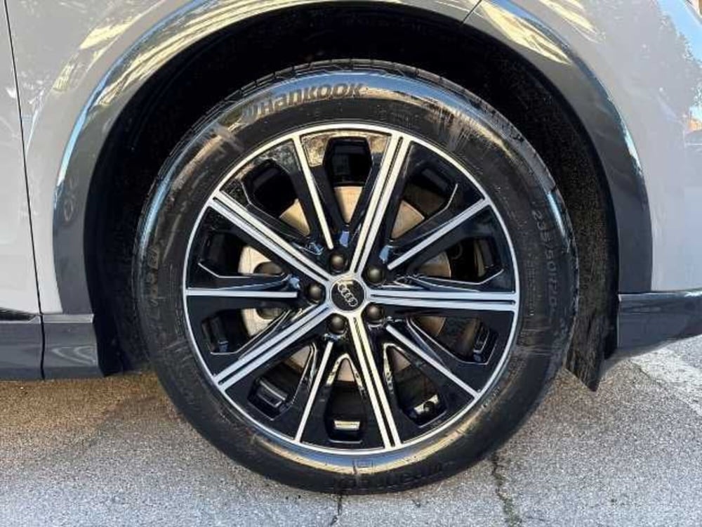Audi Q4 Sportback nuova a Prato (7)