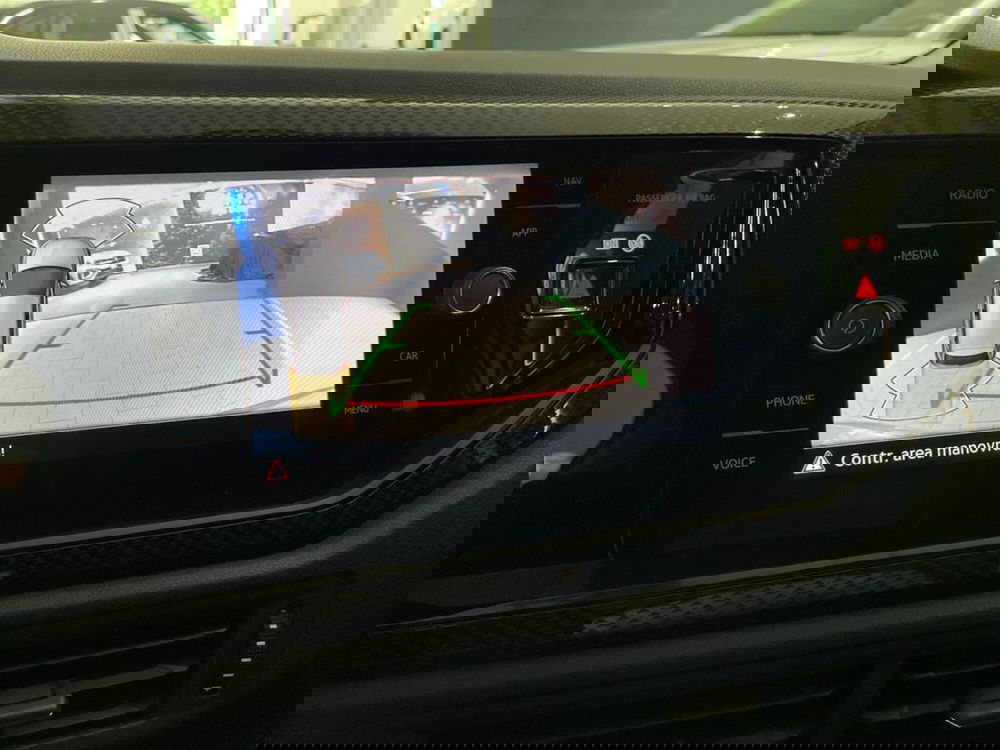 Volkswagen Polo nuova a Prato (17)