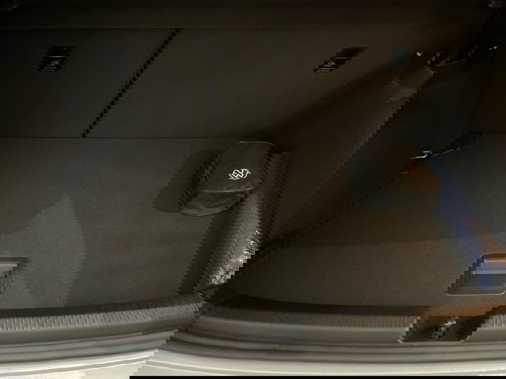 Volkswagen Polo nuova a Prato (8)