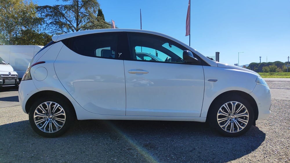 Lancia Ypsilon usata a Firenze (10)