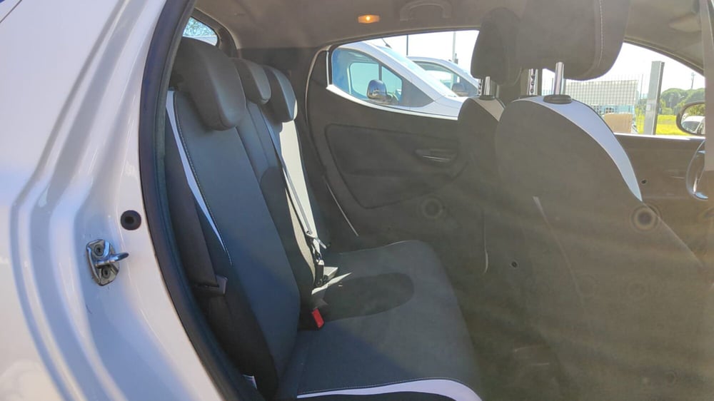 Lancia Ypsilon usata a Firenze (12)