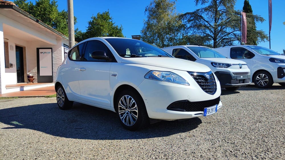 Lancia Ypsilon usata a Firenze (13)
