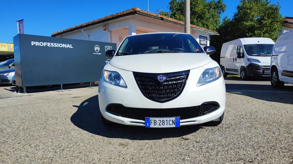 Lancia Ypsilon usata a Firenze (14)