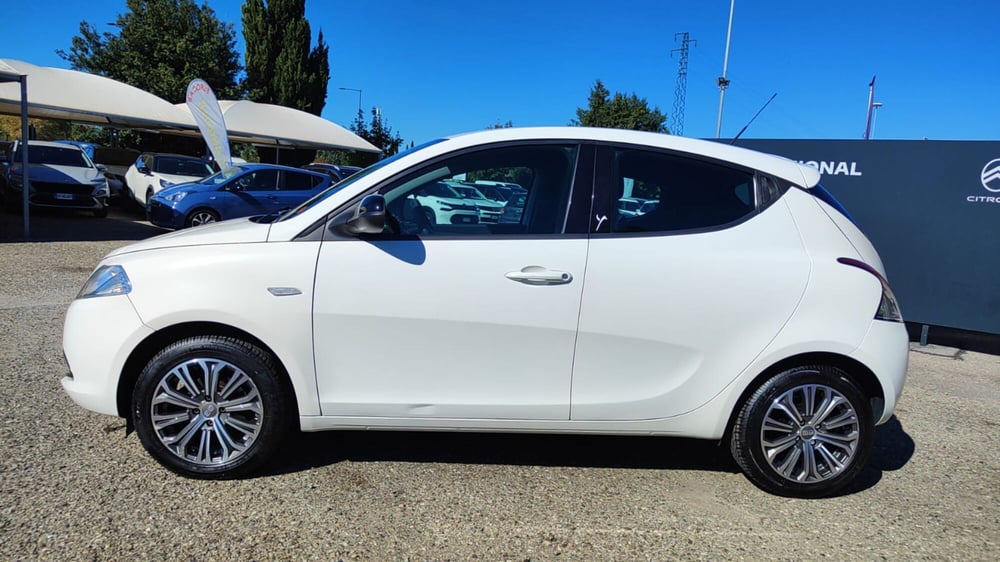 Lancia Ypsilon usata a Firenze (3)