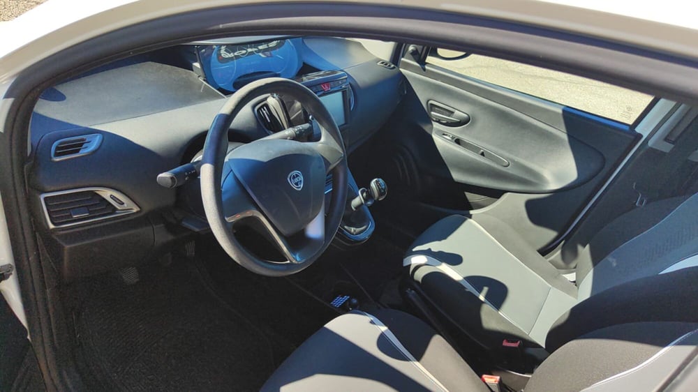 Lancia Ypsilon usata a Firenze (4)