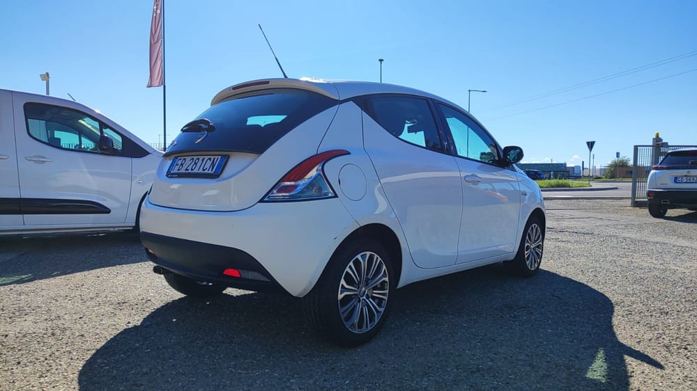 Lancia Ypsilon usata a Firenze (9)